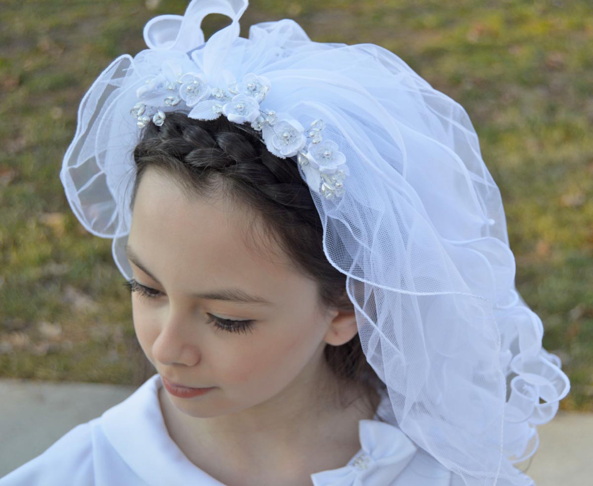 Laura Floral Clip-on Veil with Organza Ribbons