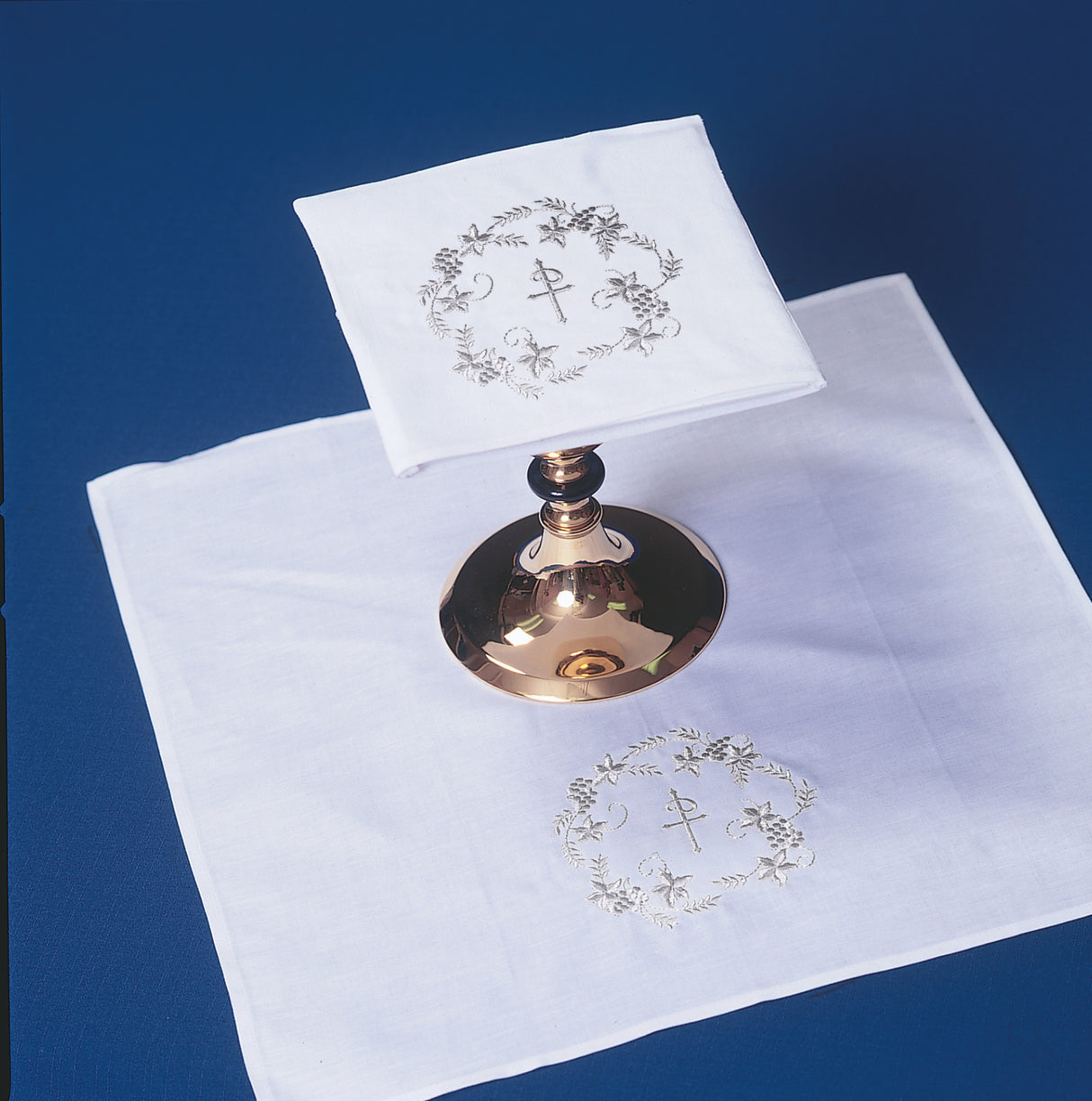 Chi Rho Mass Linen Set 2006