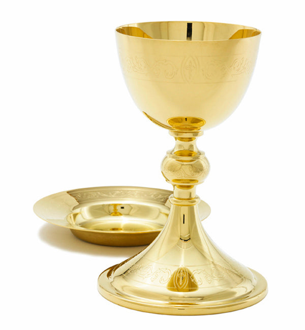 Classic Chalice with Well Paten A2013G