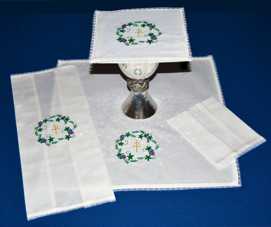 Chi Rho with Grapes & Leaves Mass Linen Set 3020