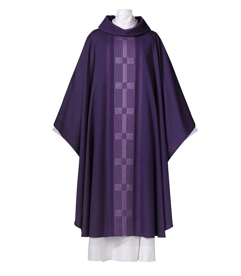 Nazareth Chasuble Plain Neckline