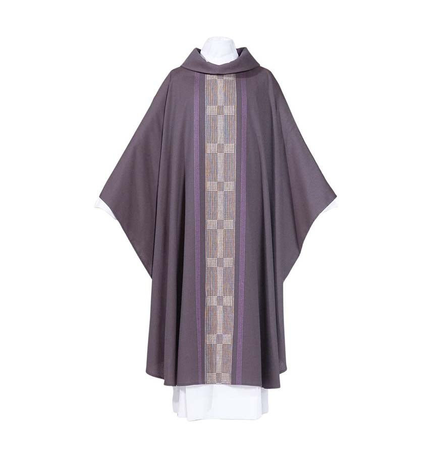 Nazareth Chasuble Plain Neckline
