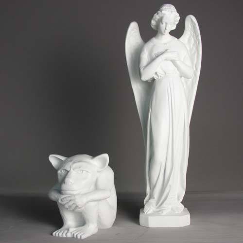 25 inch Mary Queen of Victory Outdoor Statue