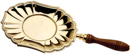 Shell Shaped Communion Paten with Handle  K582